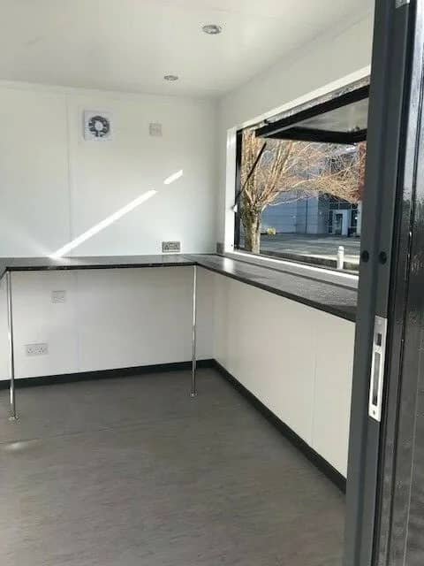 Conteneur maritime de 10ft x 8ft pour restauration/burger/café – Birmingham – Image 5
