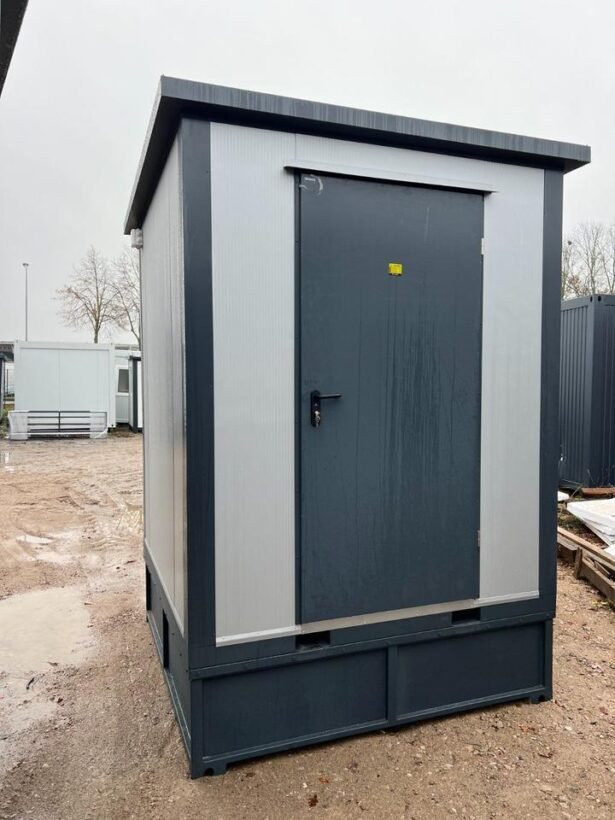 Conteneur sanitaire de 2,00 x 2,00 m douche/toilettes avec citerne