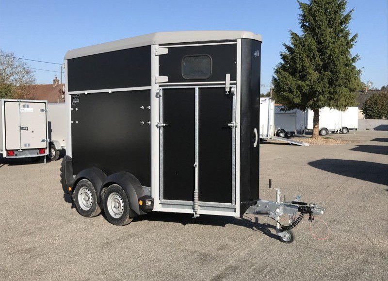 Van Ifor Williams HB 403