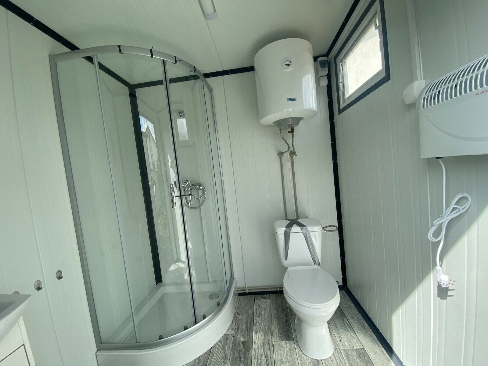Bloc sanitaire complet – Image 7