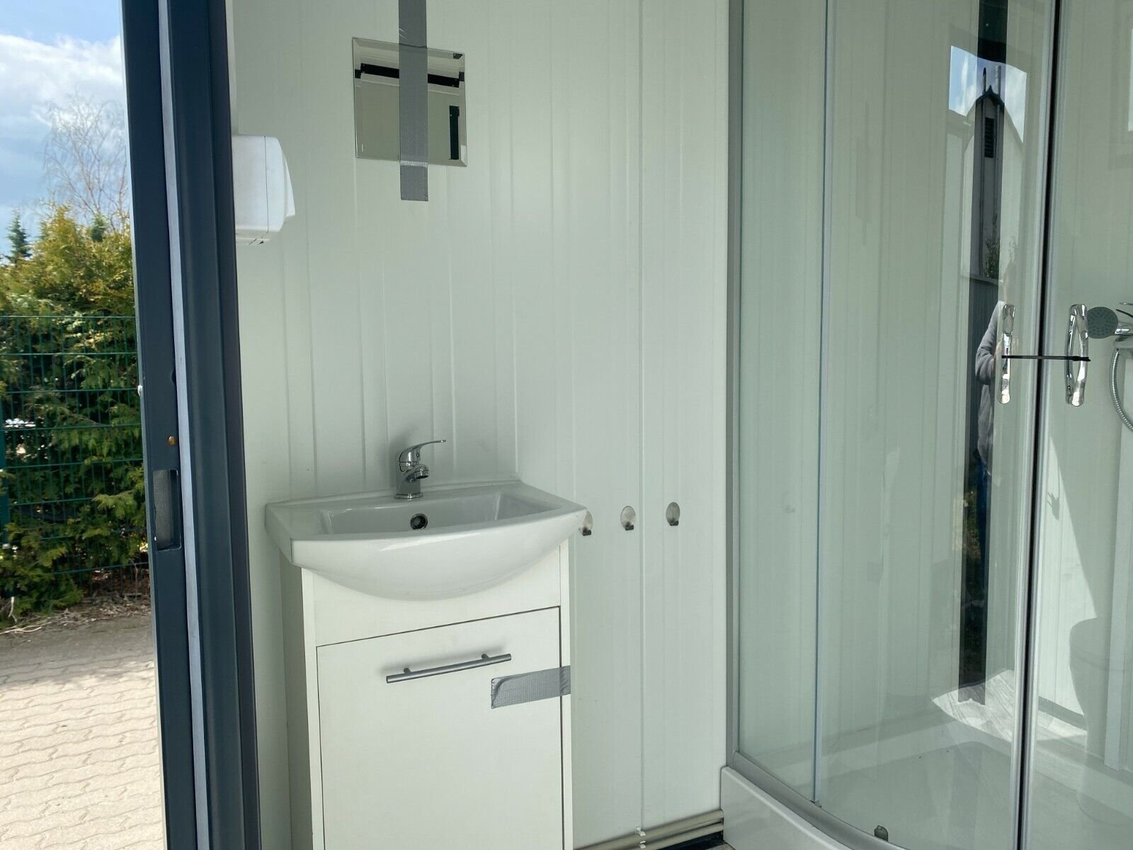 Bloc sanitaire complet – Image 2